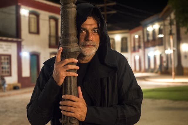 León (Eduardo Moscovis) em O Sétimo Guardião (Foto: Globo/Estevam Avellar) León (Eduardo Moscovis) em O Sétimo Guardião (Foto: Globo/Estevam Avellar)