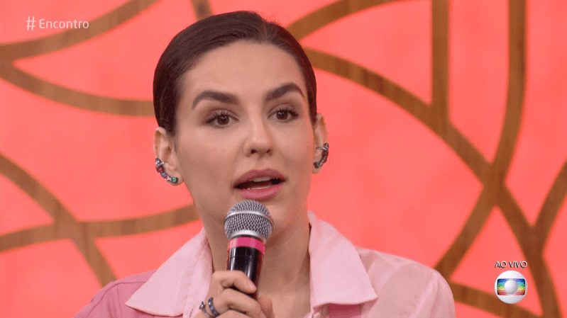 Kefera Buchmann durante participação no Encontro (Foto: Reprodução/Globo)