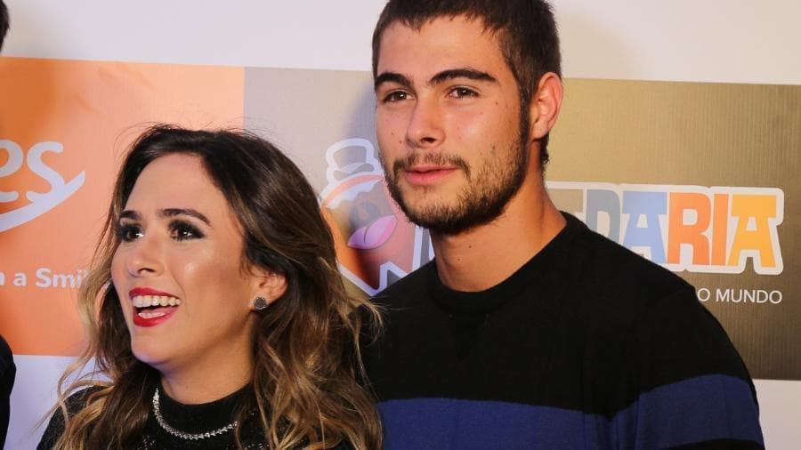 Tatá Werneck comemora estreia de Rafael Vitti em Verão 90 e faz declaração para o ator