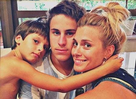 Carolina Dieckmann com os dois filhos (Foto: Reprodução/Instagram) Carolina Dieckmann com os dois filhos (Foto: Reprodução/Instagram)