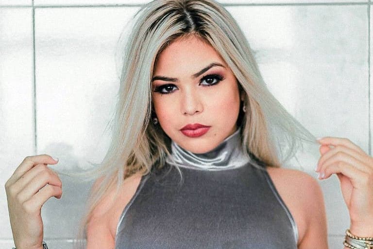 Melody completa 12, choca com aparência e fala sobre mudança na carreira