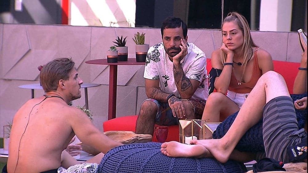Brother ronca, causa discórdia e gera revolta dos outros participantes no Big Brother Brasil 19