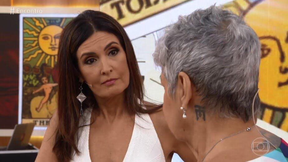 Convidada invade vida sexual de Fátima Bernardes na Globo e leva patada da apresentadora