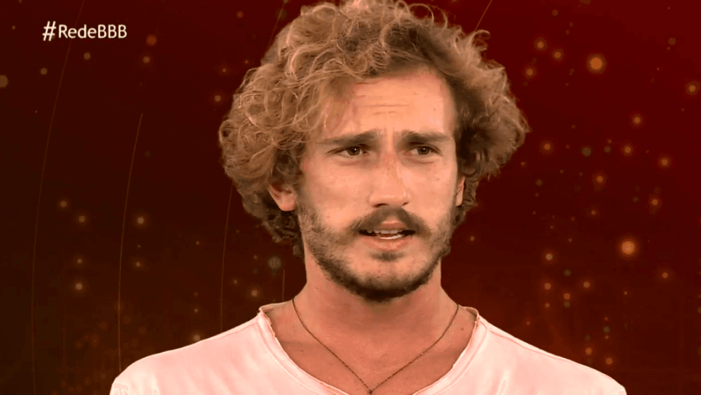 Participante do BBB19 tira a sunga, mostra tudo na Globo e o tamanho impressiona: "Dotado"