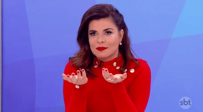 Mara Maravilha aparece dançando no Programa Silvio Santos e rouba todas as atenções