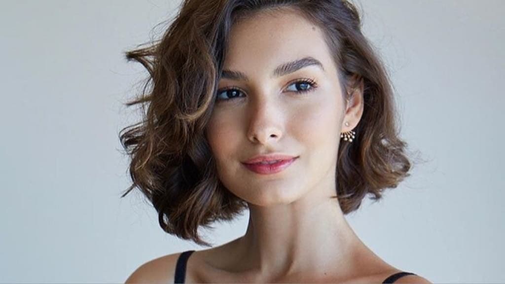 Atriz da Globo, Marina Moschen passa mal e é afastada das gravações de Verão 90