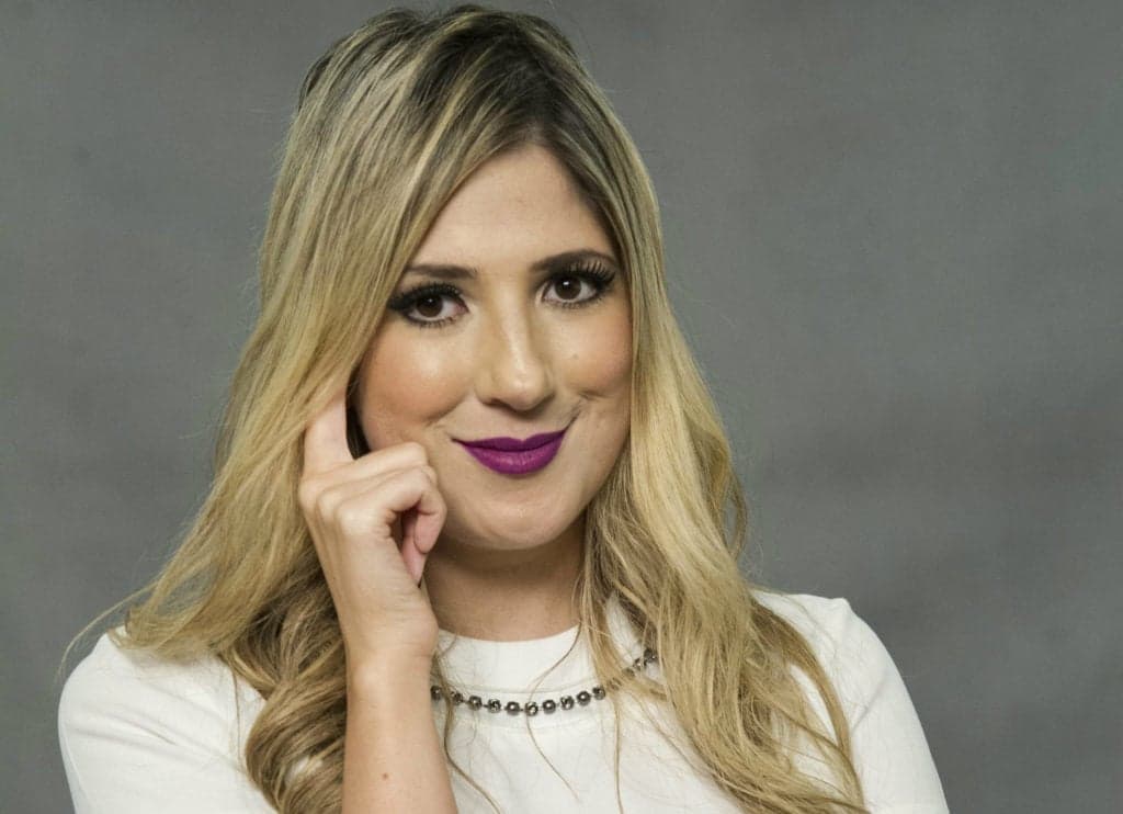 Solteira, Dani Calabresa surpreende rebolando até o chão com música de Anitta e Kevinho