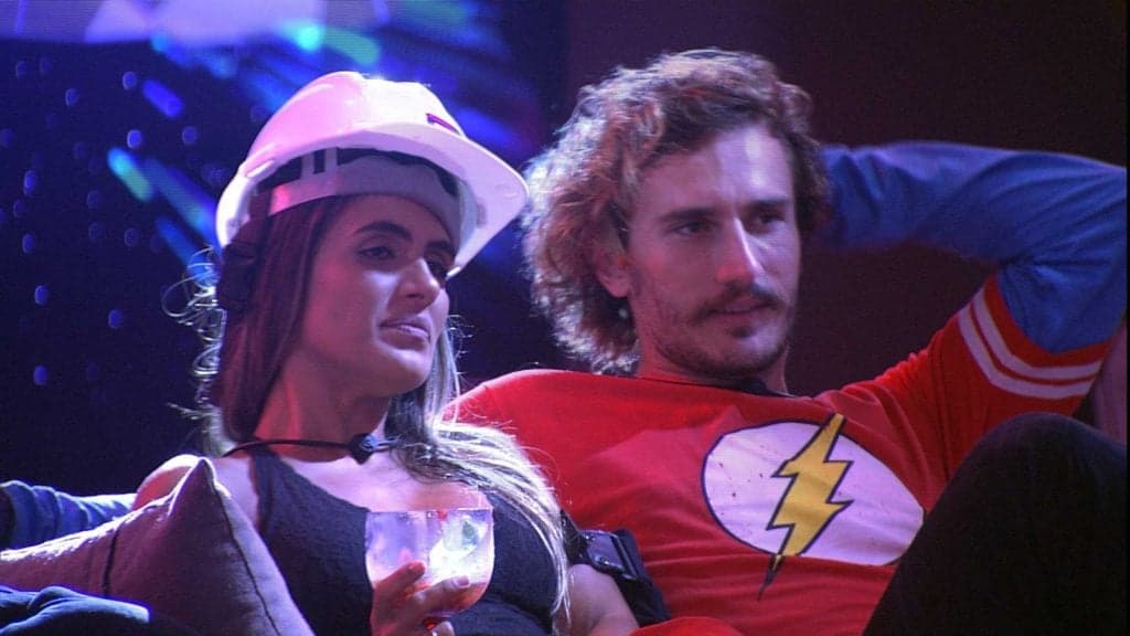 BBB19: Carol demonstra interesse em Alan e deixa internautas que apoiavam shipper Gabi decepcionados
