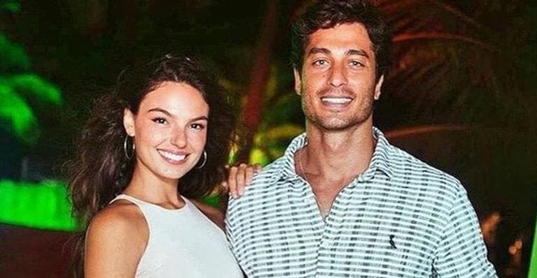 Três meses após dar à luz, Isis Valverde se joga em festa e ostenta corpão