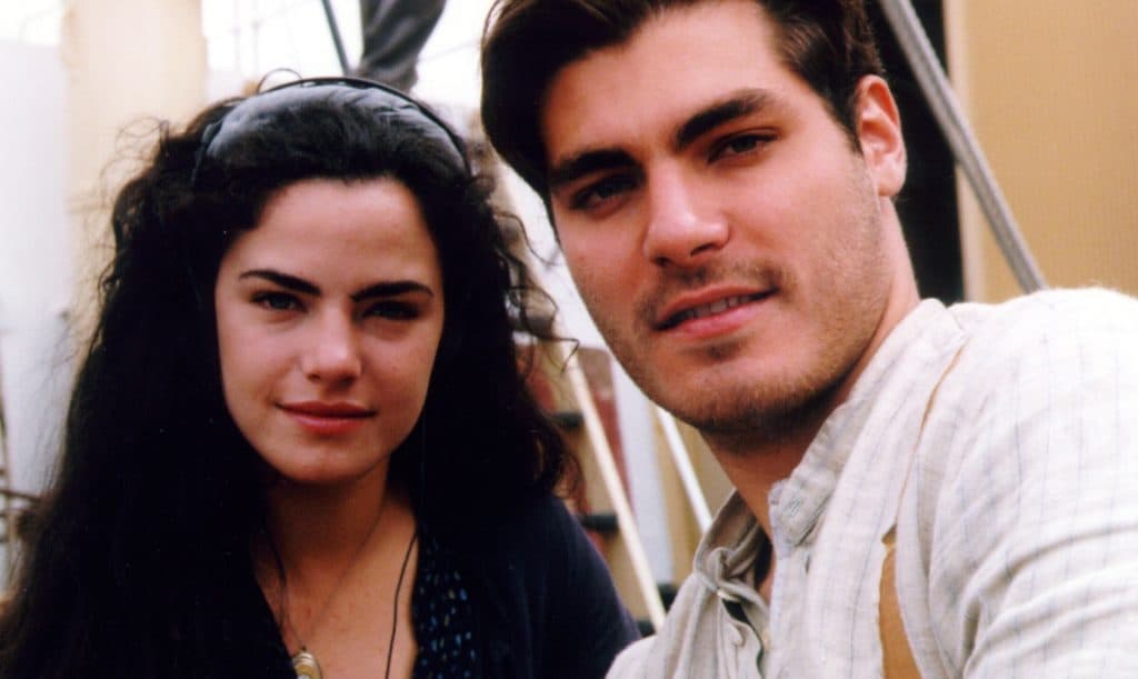 Thiago Lacerda comemora reprise de Terra Nostra, posta foto com Ana Paula Arósio e causa rebuliço