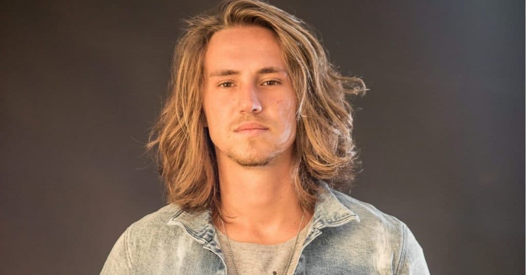 Vitor Kley passa mal e cancela show às pressas após estado de saúde se complicar