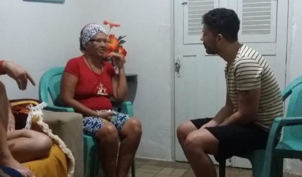 Após barraco por dinheiro, Carlinhos Maia tem reencontro emocionante com a mãe biológica