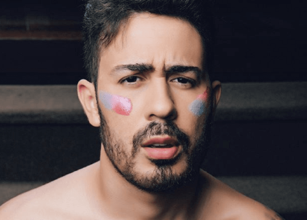 Carlinhos Maia relembra passado com a mãe biológica e faz desabafo emocionante na Globo: "Me machucou tanto"