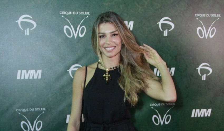 Após surto com casamento de Cauã Reymond, Grazi Massafera comemora novo papel na Globo e manda recado