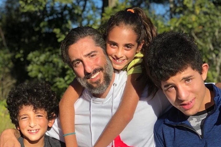 Marcos Mion mostra momento íntimo com filho, gera comoção e avisa: "Família autista com muito orgulho"