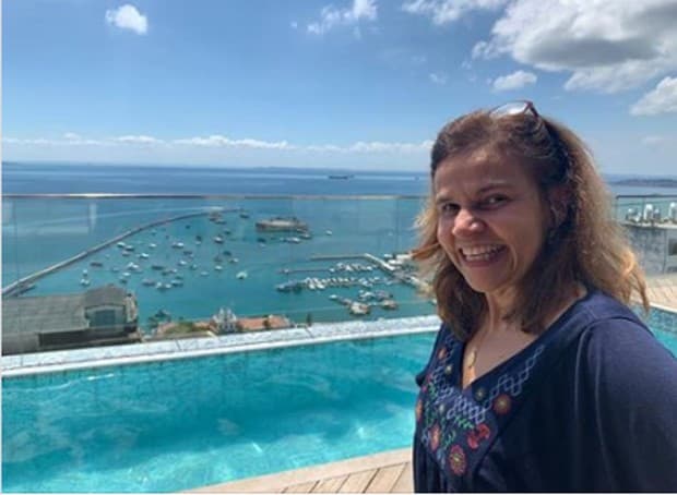 Após deixar a UTI, Claudia Rodrigues aparece em quarto e reclama: "Não consigo andar''