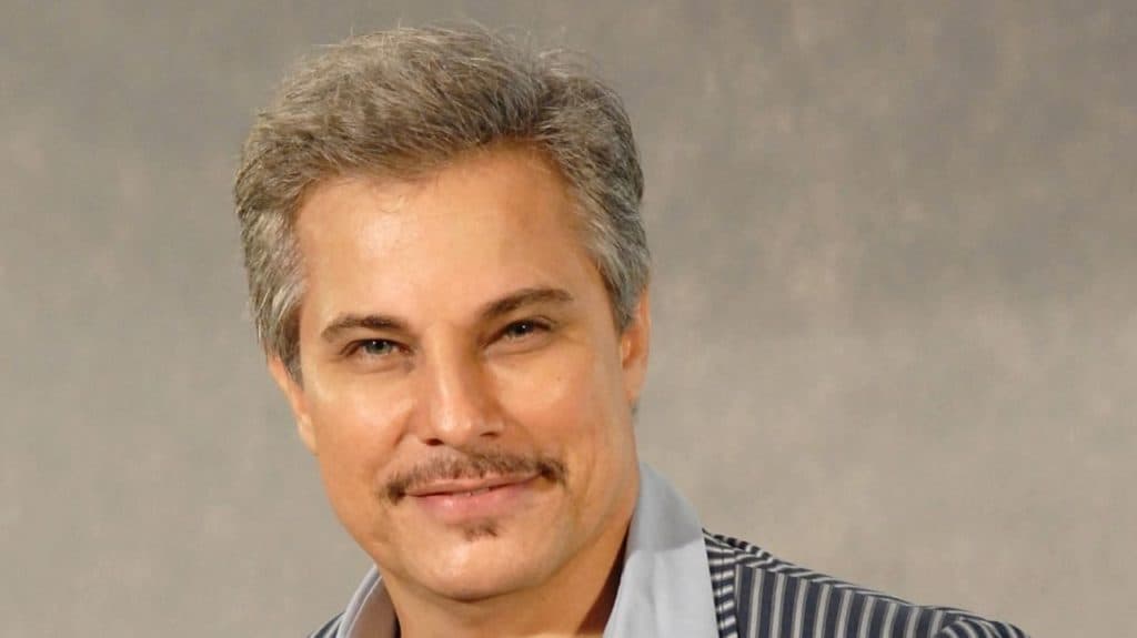 Edson Celulari se despede, homenageia ex-sogra, mãe de Claudia Raia, e emociona com atitude
