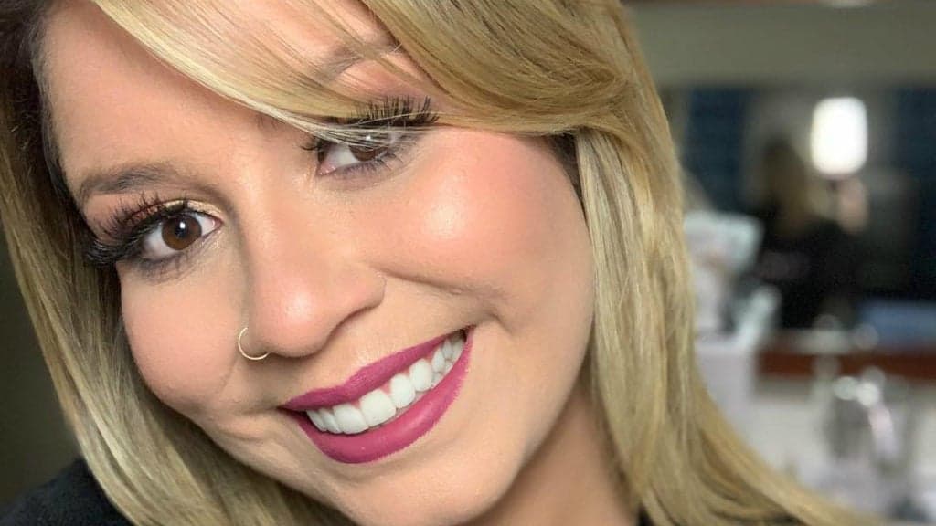 Marília Mendonça mostra resultado de cirurgia plástica em selfie e choca seguidores com resultado