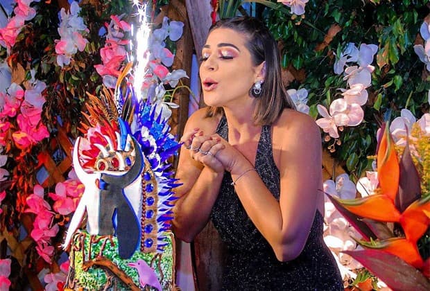 Ex-BBB Vivian Amorim ganha festa temática surpresa de aniversário e dispara: "Já quero que chegue meu aniversário de novo"