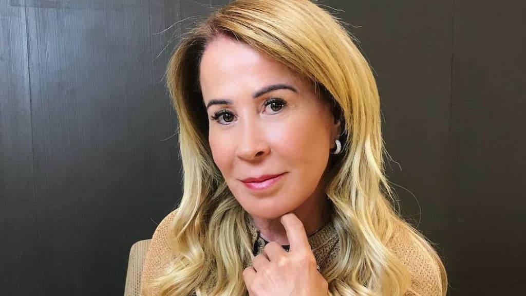 Aos 60 anos, Zilu Camargo deixa internautas babando com clique ousado e ganha elogios