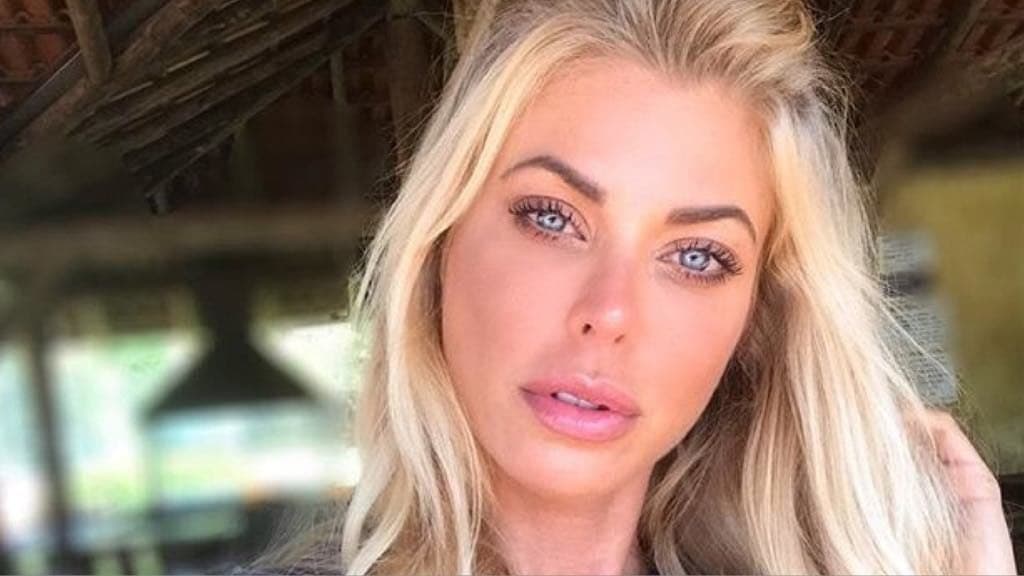 Após pedir privacidade, fotos do velório de Carolina Bittencourt 'vazam' e família se desespera