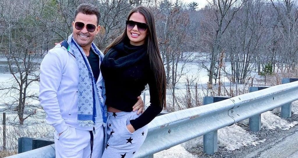 Após expulsar amada de casa, Eduardo Costa "humilha" namorada, briga feio e surpreende presentes em festa