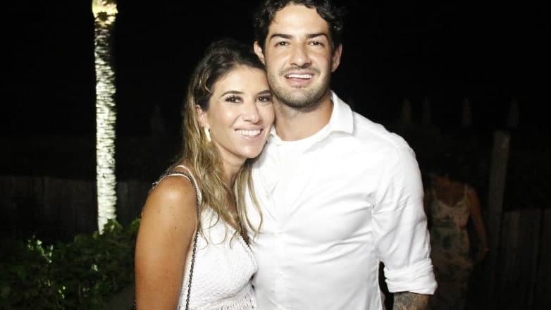 Rebeca Abravanel vence Troféu Imprensa e Alexandre Pato surpreende com mensagem emocionante