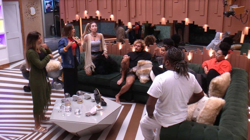 BBB19: No Jogo da Discórdia, Gabriela provoca Rodrigo ao vivo e clima fica tenso: "Fala! Você tem que falar"
