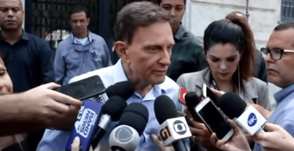 Globo transmite humilhações contra Marcelo Crivella e vários palavrões ao vivo: "Vai tomar no c*"