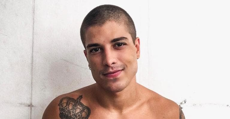 Douglas Sampaio mostra a filha recém-nascida e desabafa sobre teste de DNA