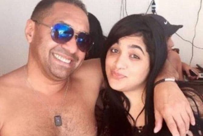 Filha de Tiririca tem reviravolta na vida, passa por plástica e vira cantora; pai dá ultimato