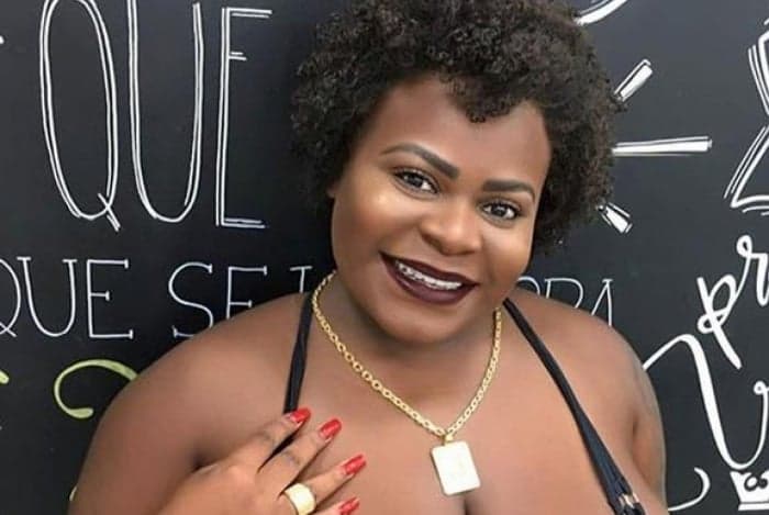 Com look transparente, Jojo Todynho choca ao aparecer sem sutiã; confira