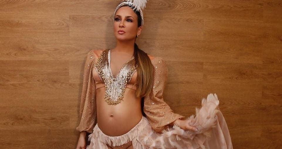 Claudia Leitte está grávida pela terceira vez, ela espera uma menina que se chamará Bela (Foto: Reprodução/Instagram) Claudia Leitte está grávida pela terceira vez, ela espera uma menina que se chamará Bela (Foto: Reprodução/Instagram)
