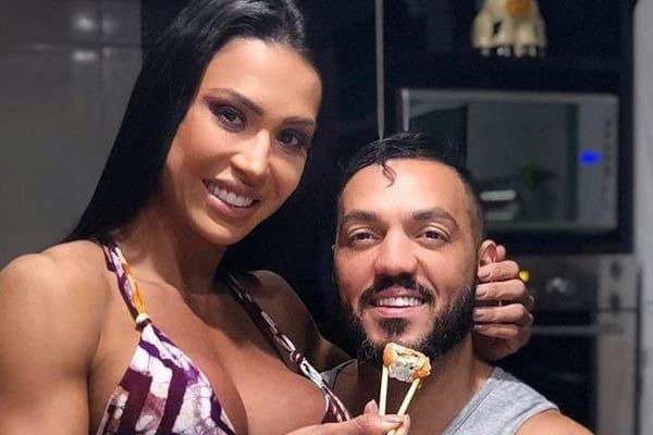 Após anos de casamento com Belo, Gracyanne Barbosa mostra barriga de grávida e pega público de surpresa