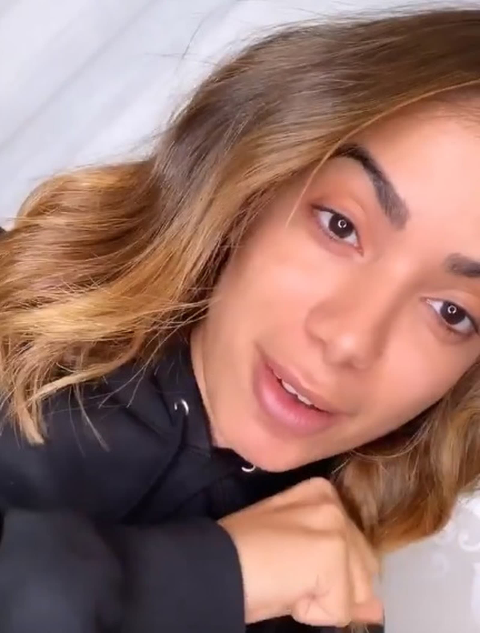 Anitta realiza procedimento estético surpreendente para as férias e choca fãs: "não estava preparado pra isso" Foto: Reprodução Anitta realiza procedimento estético surpreendente para as férias e choca fãs: "não estava preparado pra isso" Foto: Reprodução