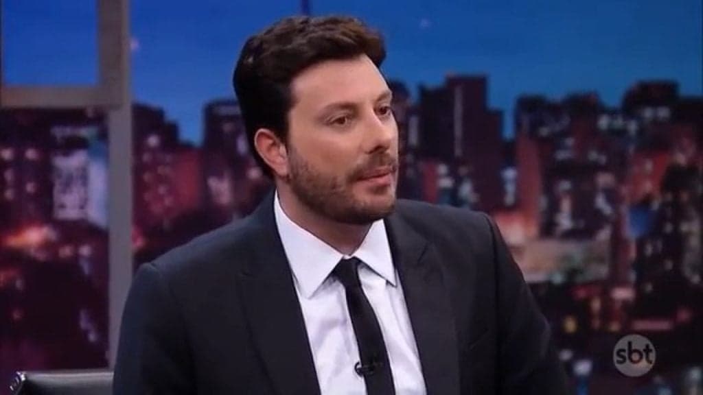 Danilo Gentili briga com vocalista da banda do The Noite e faz ameaça: "Você não teria um emprego''