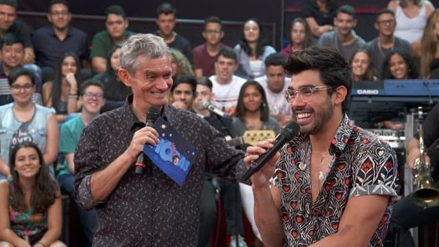 Serginho Groisman e Gabriel Diniz no Altas Horas na Globo (Foto: Globo/Divulgação) Serginho Groisman e Gabriel Diniz no Altas Horas na Globo (Foto: Globo/Divulgação)