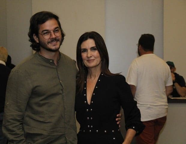 Após troca de alianças, Fátima Bernardes e Túlio Gadelha são flagrados em clima íntimo e situação repercute
