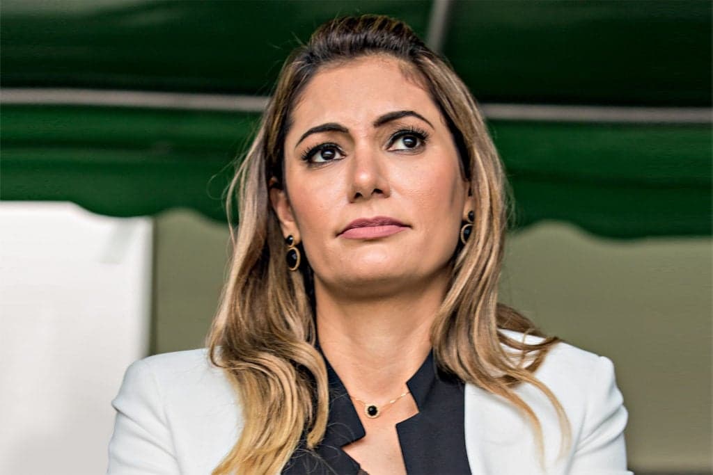 Após passar por cirurgia, rosto de Michelle Bolsonaro surge completamente diferente e público fica espantado