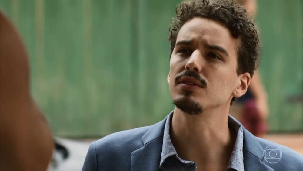 O personagem Walid (Gabriel Stauffer) brigará com Nicolau (Marcelo Serrado), em O Sétimo Guardião O personagem Walid (Gabriel Stauffer) brigará com Nicolau (Marcelo Serrado), em O Sétimo Guardião