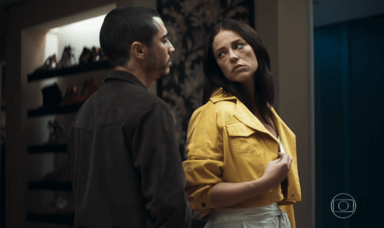 Camilo (Lee Taylor) e Vivi (Paolla Oliveira) em A Dona do Pedaço (Foto: Reprodução/Globo) Camilo (Lee Taylor) e Vivi (Paolla Oliveira) em A Dona do Pedaço (Foto: Reprodução/Globo)