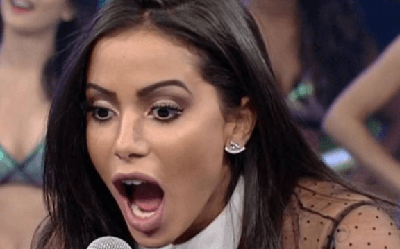 Após flagra com Neymar e Gabriel Medina, Anitta quebra o silêncio, fala sobre namoro com Scooby e entrega: "Vida segue"