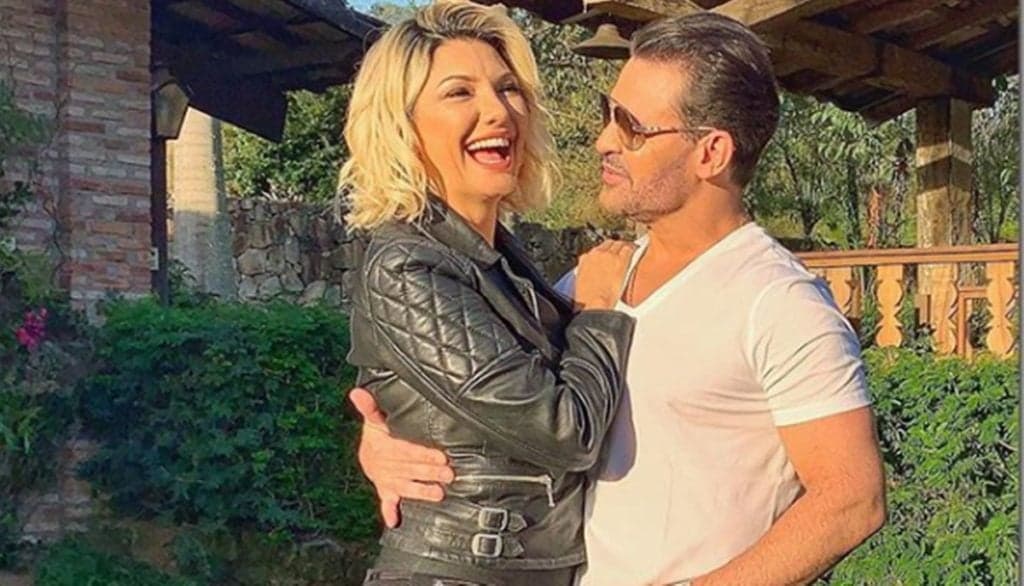 Antonia Fontenelle anuncia casamento com Eduardo Costa e avisa: "apaixonada por ele"