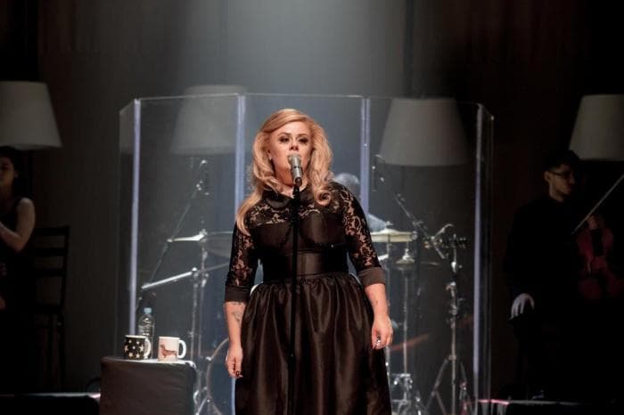 A cantora Stephanie Lii, conhecida como a ‘Adele gaúcha’, esteve no Encontro com Fátima Bernardes nesta segunda-feira A cantora Stephanie Lii, conhecida como a ‘Adele gaúcha’, esteve no Encontro com Fátima Bernardes nesta segunda-feira