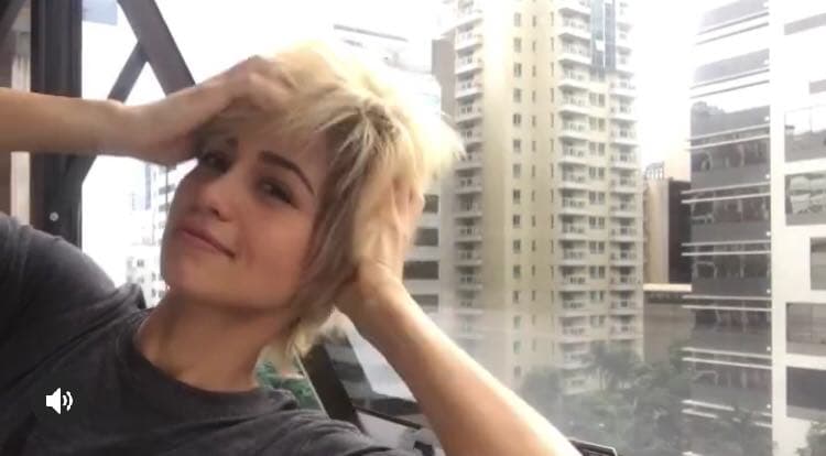 Após receber críticas por novo visual, Nanda Costa responde "na lata" aos comentários: "ficou masculina depois que se assumiu"