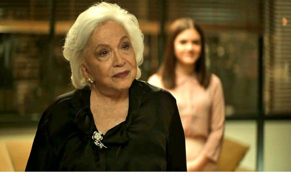 Glayds ficará cocada ao ver que Régis está com Maria da Paz (Foto: Reprodução) Glayds ficará cocada ao ver que Régis está com Maria da Paz (Foto: Reprodução)