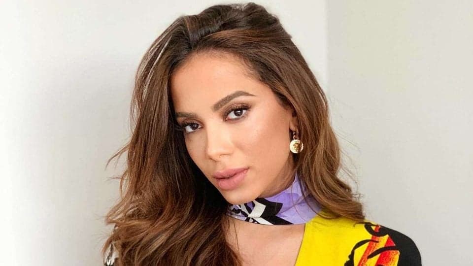 MC Pocahontas se vinga de Anitta, engata romance com ex namorado bonitão da cantora e relação é escancarada