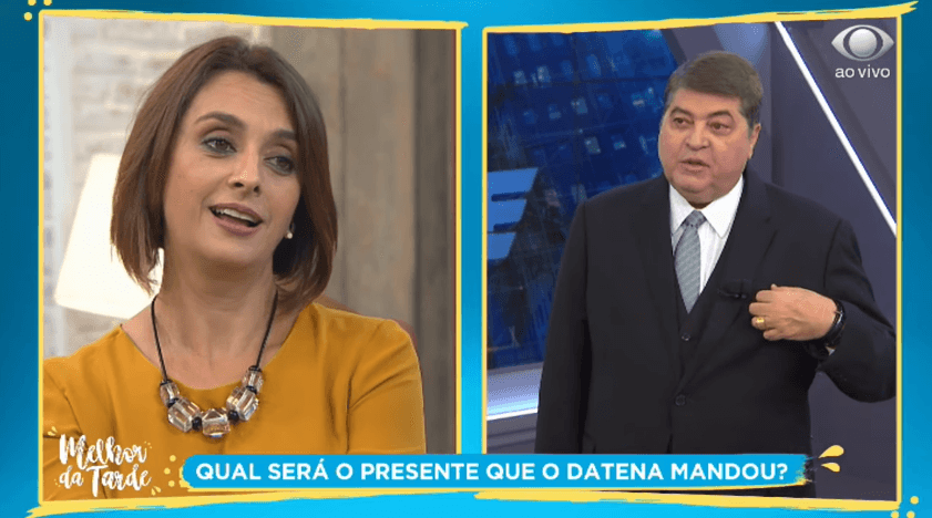 Datena fica escondido atrás de bancada, fala de calça arriada e dá o que falar com Cátia Fonseca: "Pegar uma lupa"