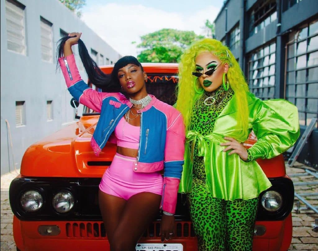 Iza é a parceira de crime de Gloria Groove em Yoyo Iza é a parceira de crime de Gloria Groove em Yoyo