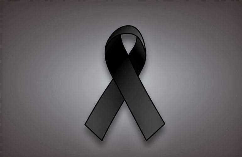 Famosa apresentadora morre aos 33 anos após acidente com patinete elétrico